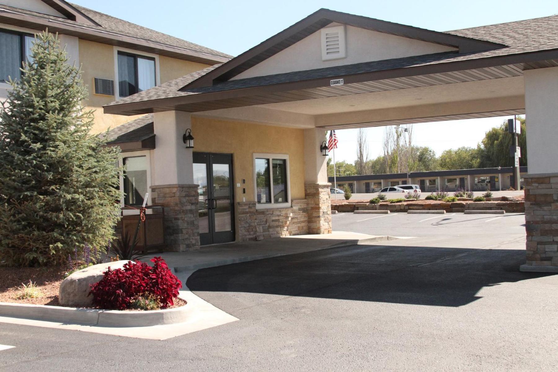 Super 8 By Wyndham Montrose Motel Eksteriør bilde